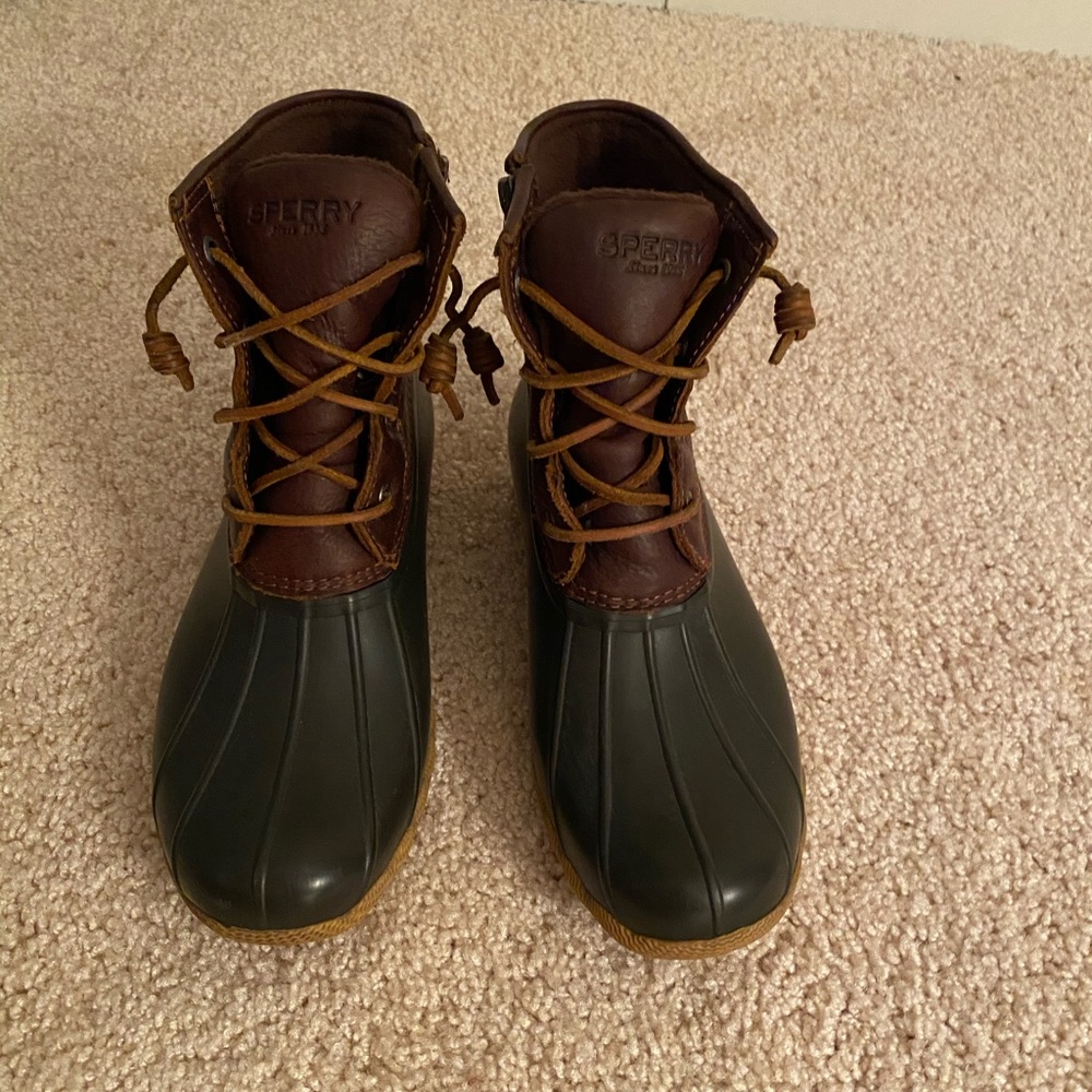 Brown sperry duck boots